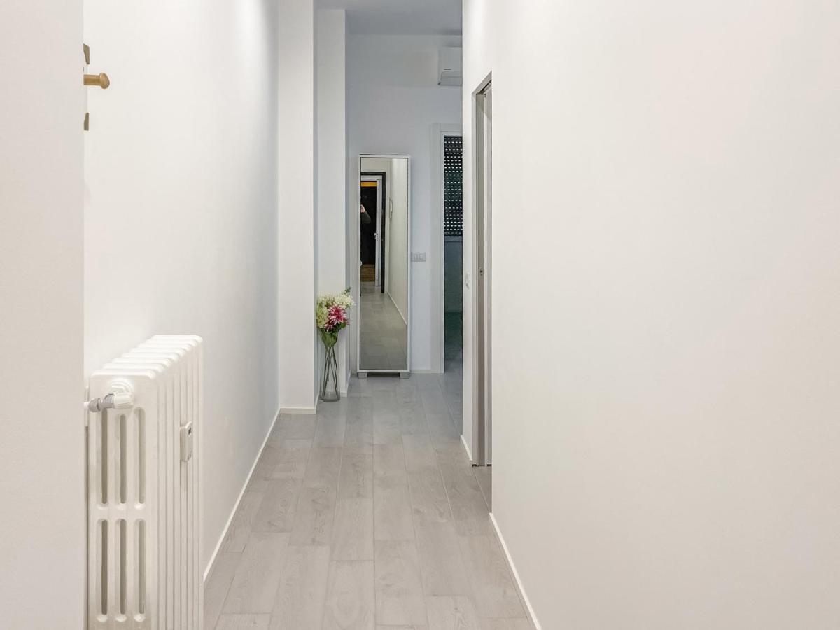 Bnb Capital Milano Moscova - White ภายนอก รูปภาพ